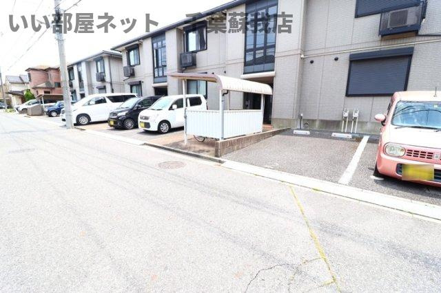 ＹＭＡ　Ⅱの駐車場|車をお持ちの方に嬉しい駐車場付きの物件です