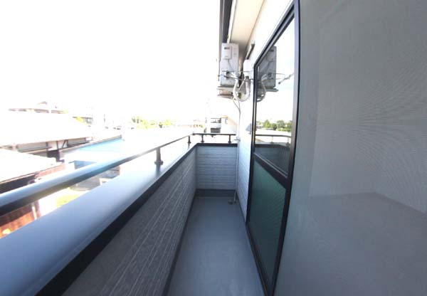 サンパレス藤のバルコニー|外からの目が気にならないバルコニーで洗濯物が干せます