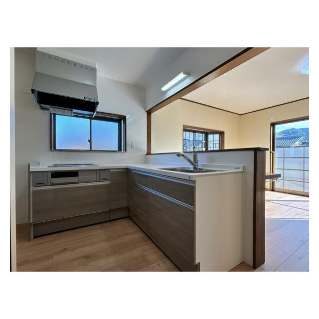 西条市小松町新屋敷3062-2　中古住宅のキッチン