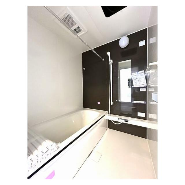 西条市小松町新屋敷3062-2　中古住宅の浴室