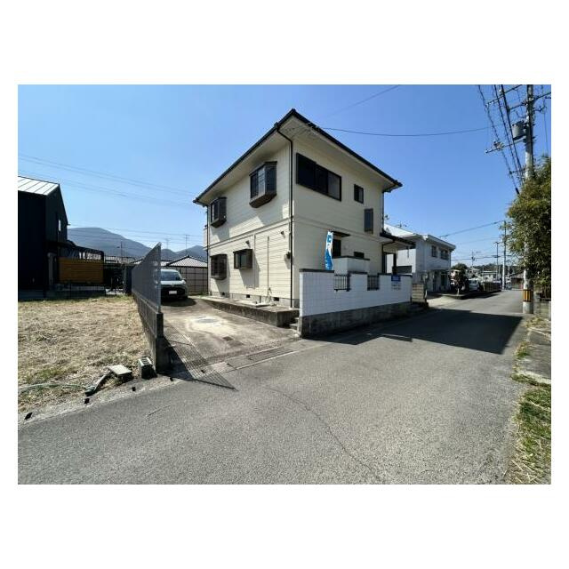 西条市小松町新屋敷3062-2　中古住宅
