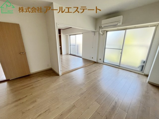 クリーンピア姫路白浜　　JR「浜の宮駅」徒歩10分の居間・リビング