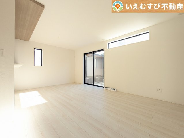 GRAFARE　小川町小川の居間・リビング|ご家族みんながゆったりくつろげるリビング
ゆとりの空間でくつろいだり遊んだり、家族の時間が楽しみですね♪