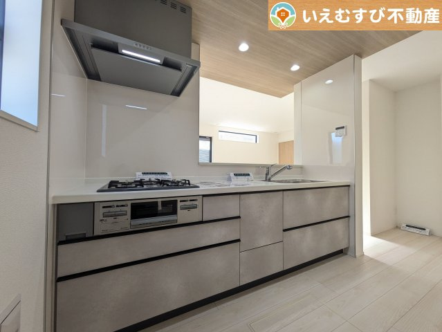 GRAFARE　小川町小川のキッチン|機能性収納性に溢れるキッチン。
収納もたっぷり付いていてすっきり片付く！毎日楽しくお料理が出来そうです！