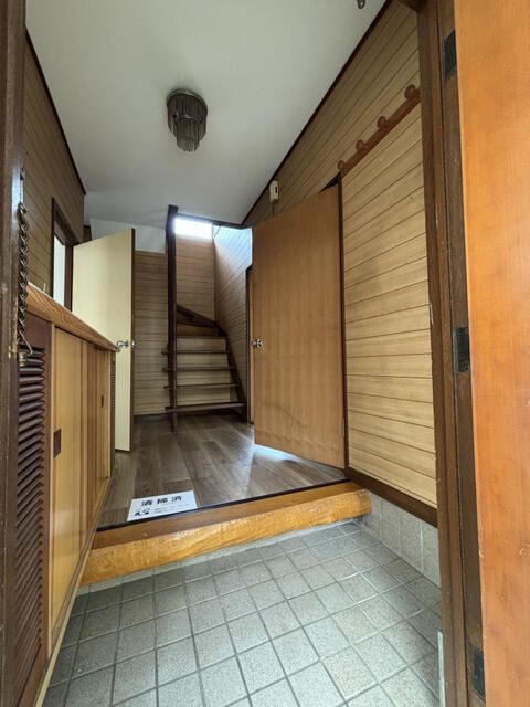 東大和市清水貸家の玄関