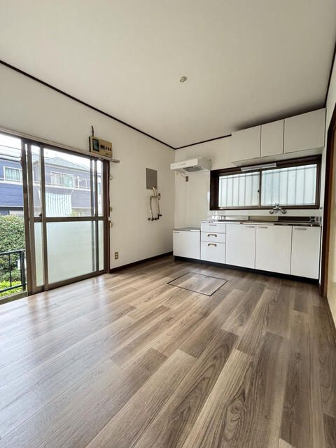 東大和市清水貸家の居間・リビング