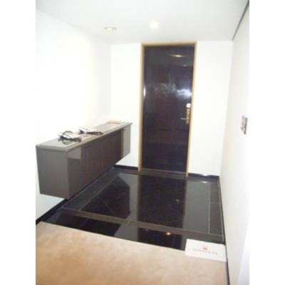 【玄関】 | 西原パーク・マンション | ※写真は同タイプ住戸です。