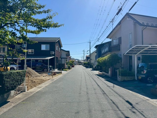野洲市大畑　新築戸建ての前面道路含む現地写真|2025年10月撮影