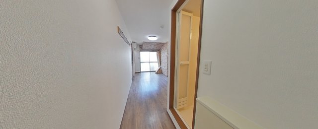 トノブール西荻の玄関