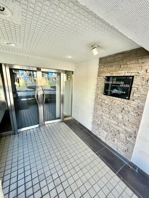 メゾンエクレーレ江古田のエントランス