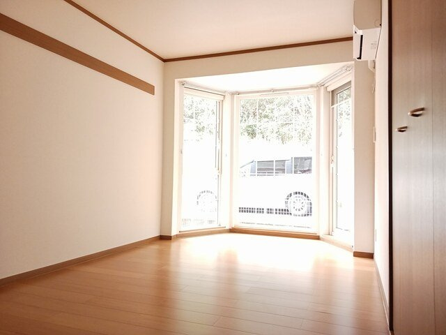 コーポ恵の居間・リビング