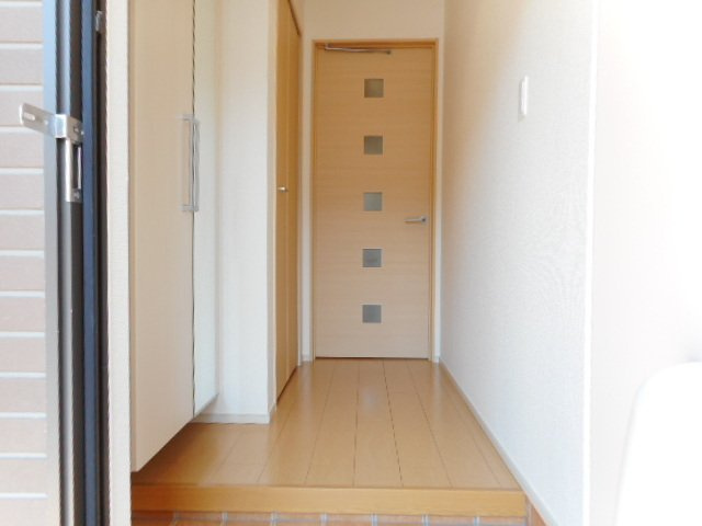 ヒルサイドスクエア西小田　Ａの玄関