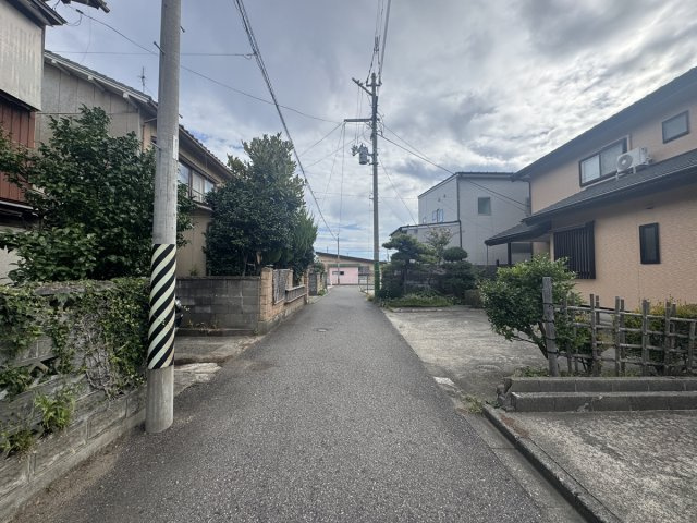 東区山の下町　売地の前面道路含む現地写真