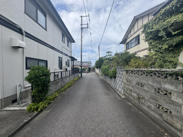 東区山の下町　売地の前面道路含む現地写真