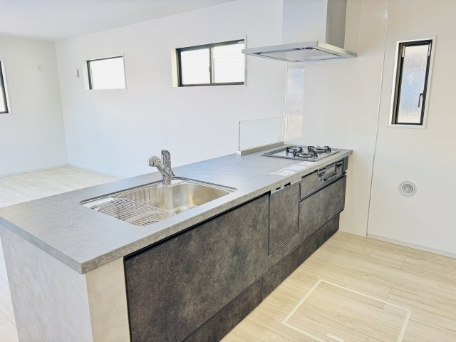 八王子市　諏訪町　新築一戸建て　１期のキッチン|～オシャレで使い勝手も良いオープンキッチン～