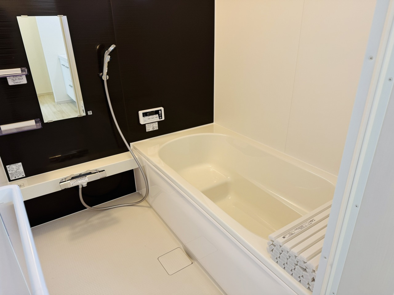 八王子市　諏訪町　新築一戸建て　１期の浴室|～のびのびくつろげるバスルーム　１日の締めくくりに癒やしのバスタイムを～