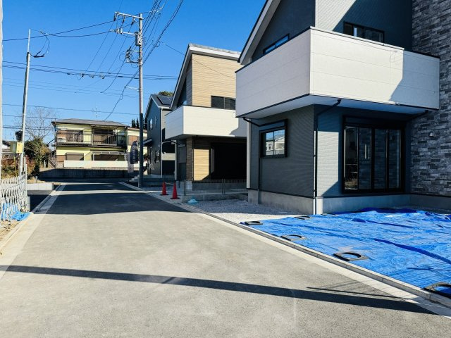 八王子市　諏訪町　新築一戸建て　１期の前面道路含む現地写真|～北西5.0ｍ道路に面しています～