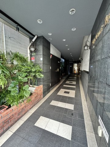 アクティコート京橋のエントランス