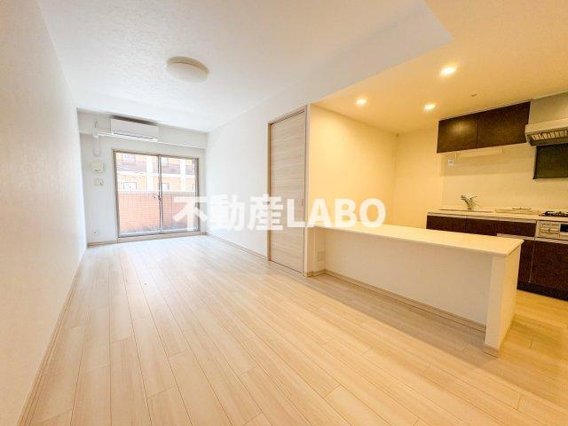 グランカーサ難波元町の居間・リビング