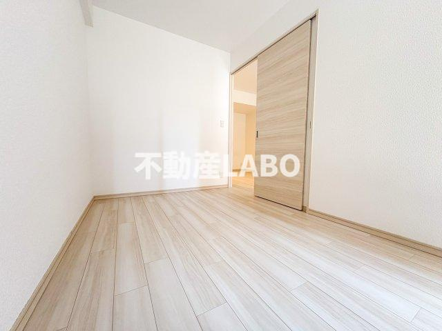 グランカーサ難波元町の洋室