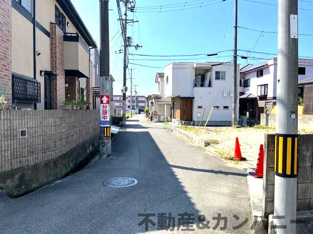 松山市小坂５丁目の売地の前面道路含む現地写真|前面道路含む現地写真です