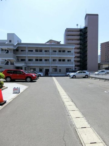 シャルマン　メゾンの駐車場