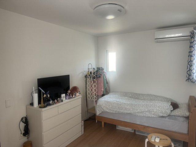 サンヴェルシア黒原の洋室|2階洋室もエアコン付き♪
【小倉北区黒原中古タウンハウス】