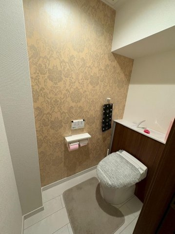 サンヴェルシア黒原のトイレ|ラグジュアリーな空間のお手洗い♪
【小倉北区黒原中古タウンハウス】