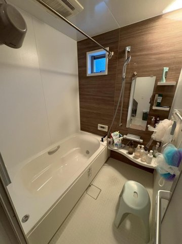 サンヴェルシア黒原の浴室|追い炊き、浴室乾燥等の機能付き♪広々バスルーム♪
【小倉北区黒原中古タウンハウス】