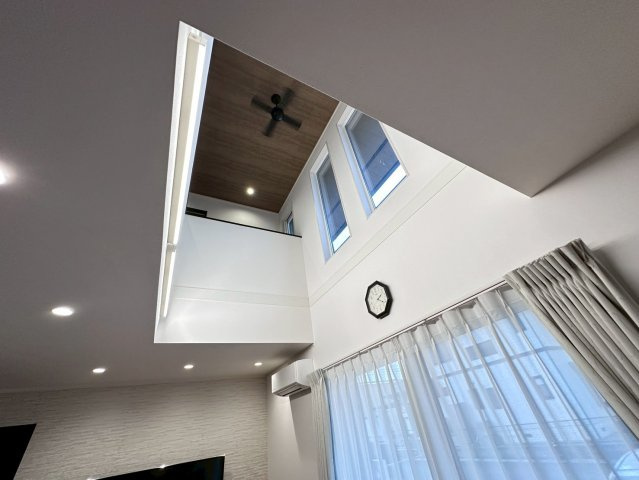 中古戸建　大垣市新開町　令和元年築の居間・リビング