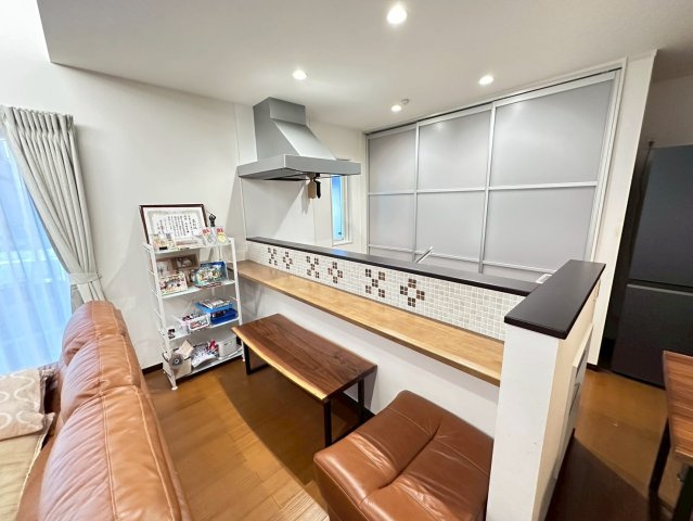 中古戸建　大垣市新開町　令和元年築の居間・リビング