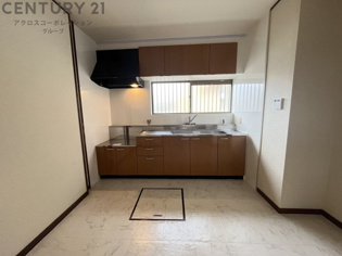 壁付けキッチンでスペースを最大限有効活用できます！