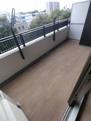 【バルコニー】