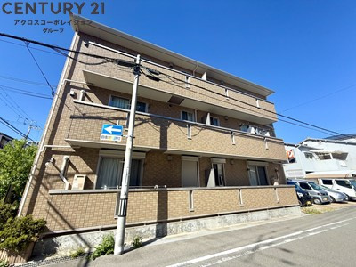 オートロック・敷地内屋根付き駐輪場あり！