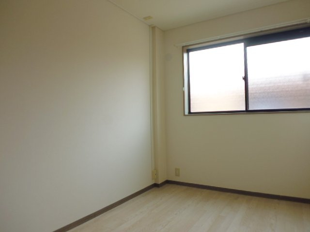 プチフルールの寝室|洋室