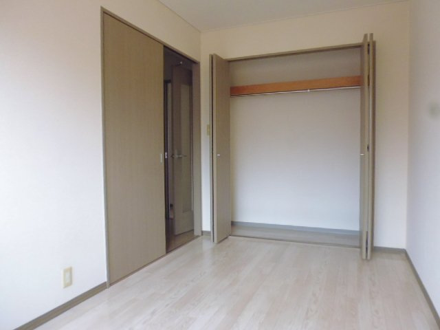 プチフルールの寝室|洋室