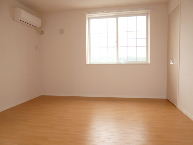 ファミール・Ｏｎｏの寝室|洋室