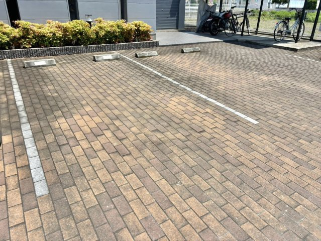 ヴェルロール西今宿の駐車場