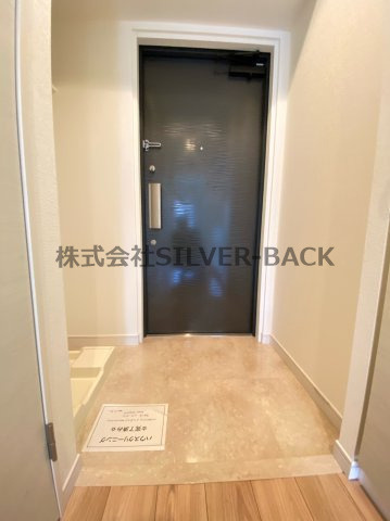 スプランディッド難波の玄関