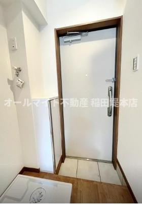 川崎市多摩区東生田１丁目のアパートの玄関