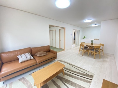 【居間・リビング】 | 南城市知念久手堅（全4棟） | ※同仕様写真です