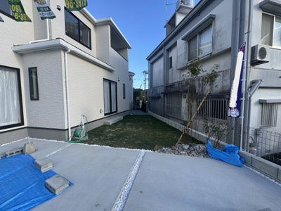 【前面道路含む現地写真】 | 南城市知念久手堅（全4棟）A・B号棟 | ※北西側公道6.7m♪