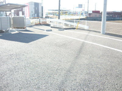 【駐車場】 | ソレイユ横島A | カースペースがあります