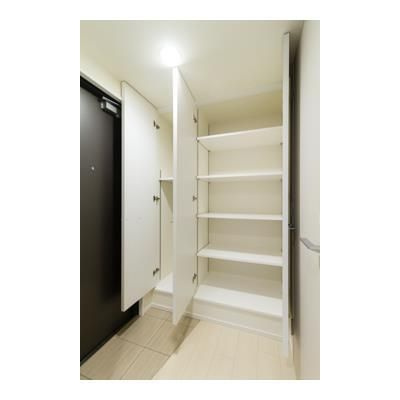 ルオーレ恵比寿の玄関