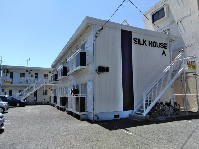 シルクハウス　Ａ棟の外観