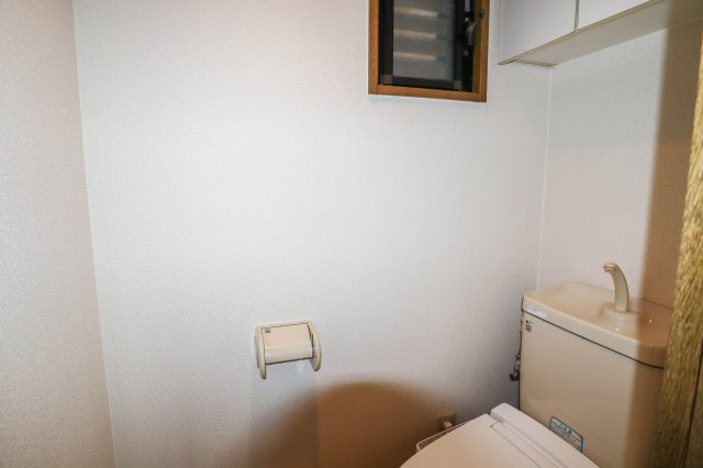 【トイレ】 | ユニライフ桃山台 | トイレには窓が有って換気良好♪