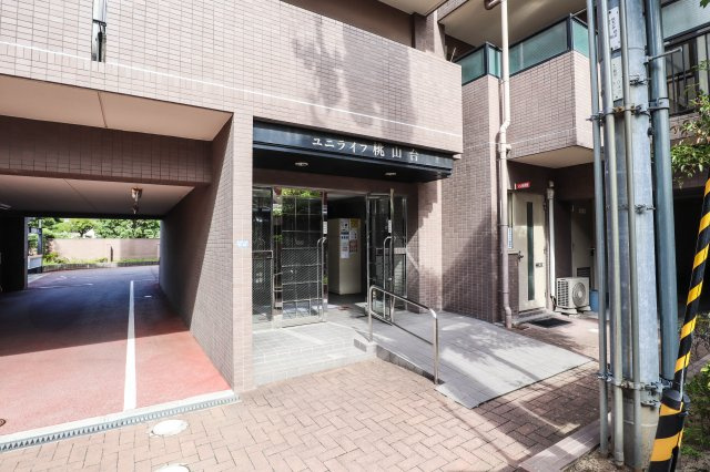 【エントランス】 | ユニライフ桃山台 | 安心のオートロックや宅配ボックスが有ります♪