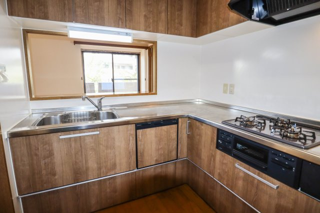 【キッチン】 | ユニライフ桃山台 | 使い勝手の良いＬ字型キッチンは家事動線も便利な２ＷＡＹ♪