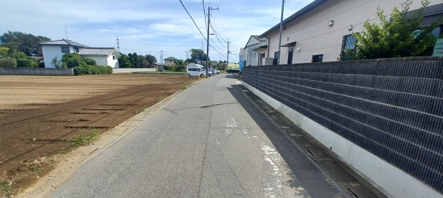 熊谷市西別府　1050万　土地の前面道路含む現地写真