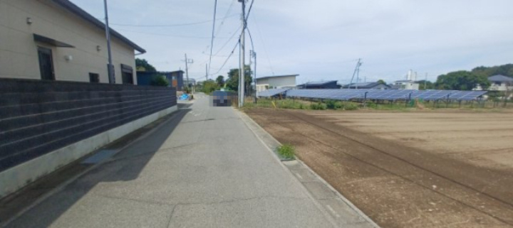 熊谷市西別府　1050万　土地の前面道路含む現地写真